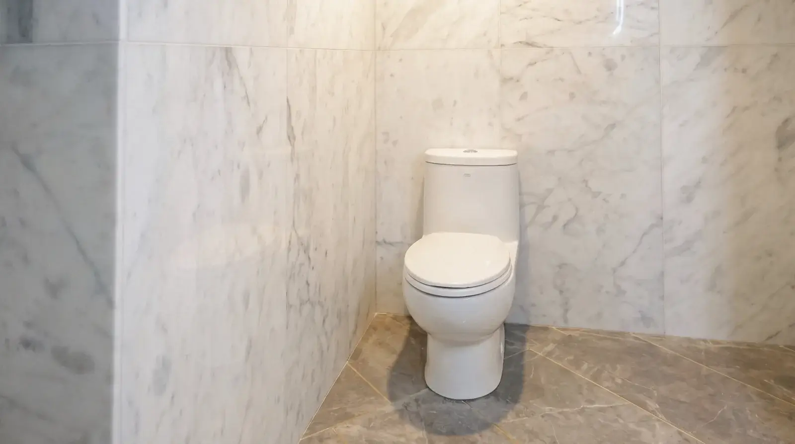 Bathrooms — photo 2